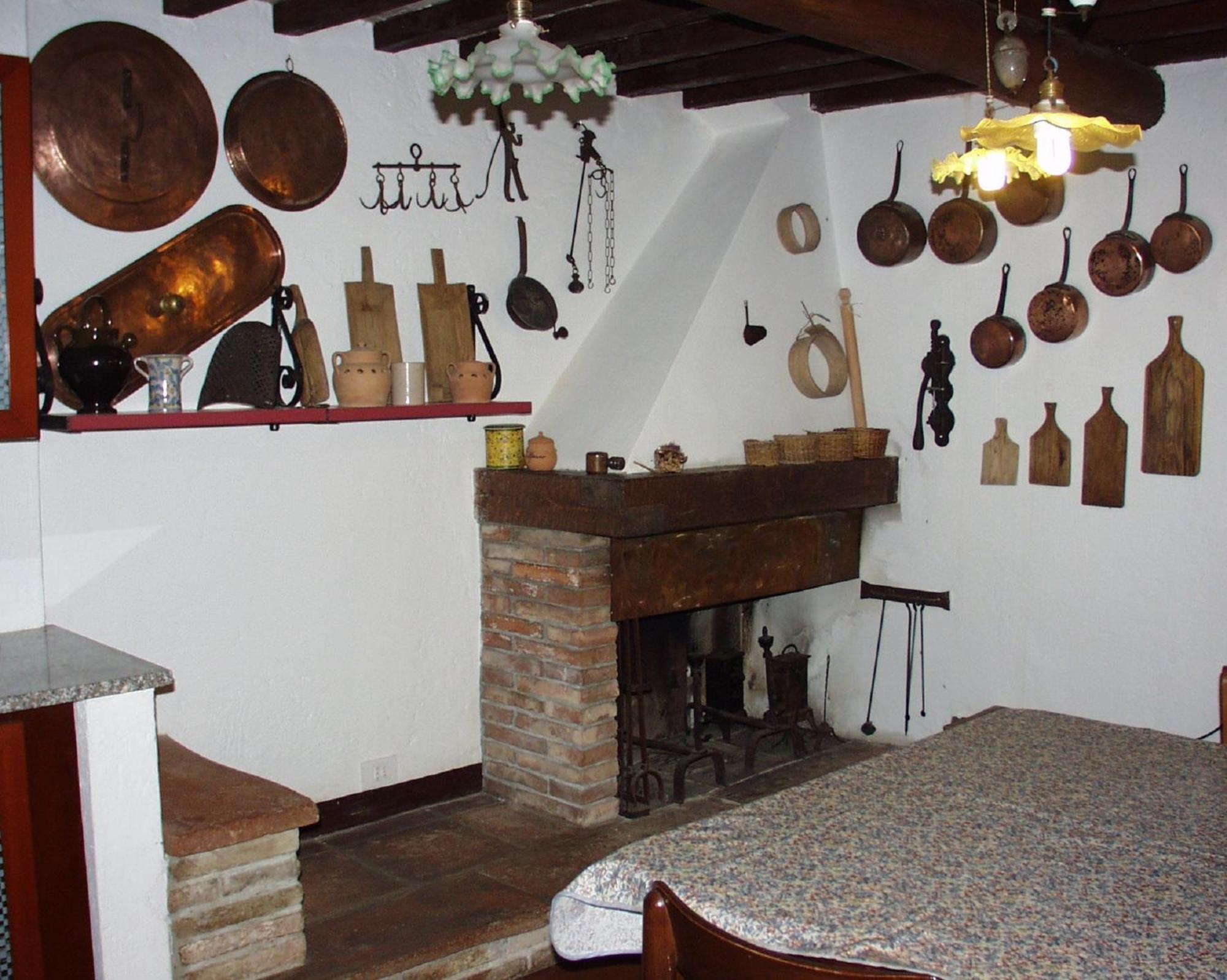 Sassi Bianchi Guest House Sensano Exterior photo